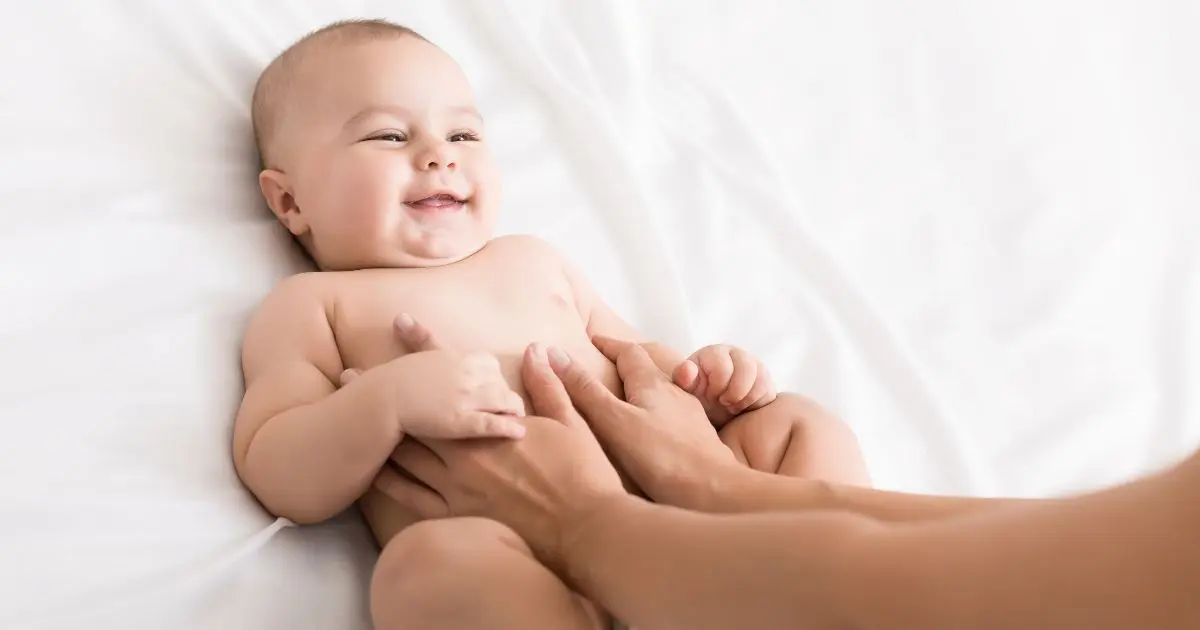 保湿を嫌がる子どもの4つの理由と7つの対策 元保育士提案 子育て楽 保湿を嫌がる子どもの4つの理由と7つの対策 元保育士提案 子育て楽